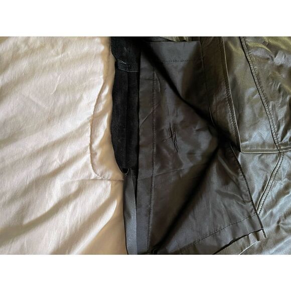 Vintage design assets leather pencil skirt. Size 8 - Picture 4 of 6